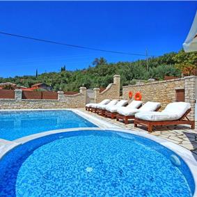 3 bedroom villa with pool, near Acharavi, sleeps 8